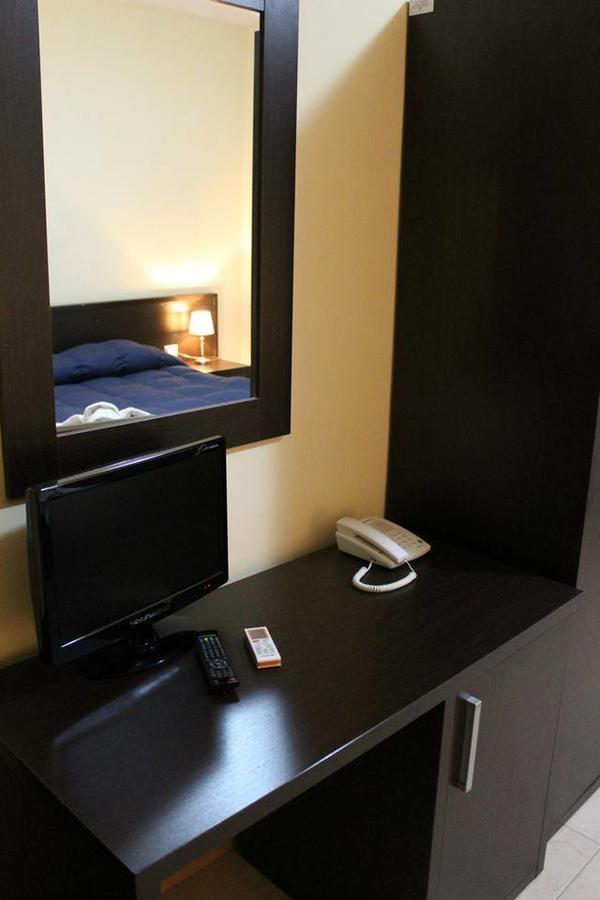 Hotel Agri Resort "Agora" Castelluccio dei Sauri ภายนอก รูปภาพ