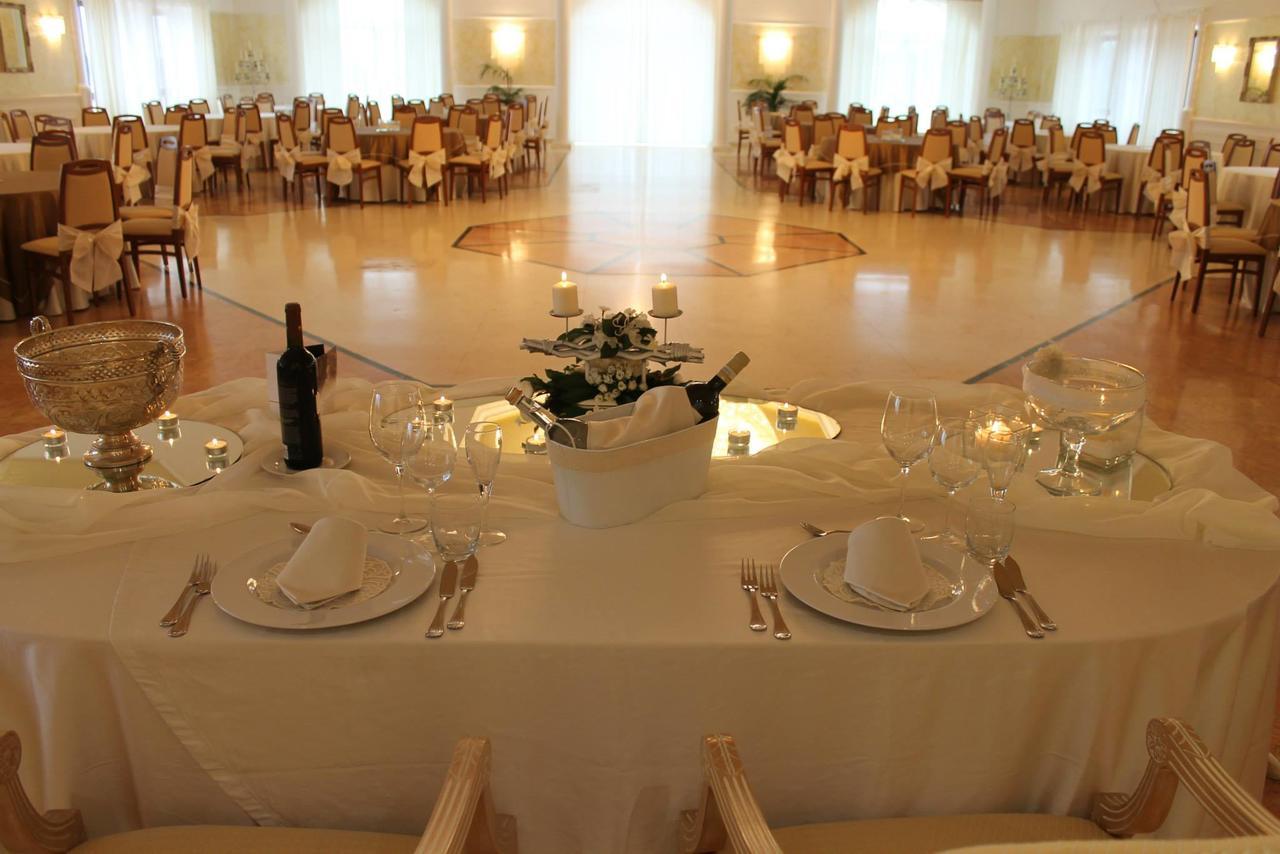 Hotel Agri Resort "Agora" Castelluccio dei Sauri ภายนอก รูปภาพ