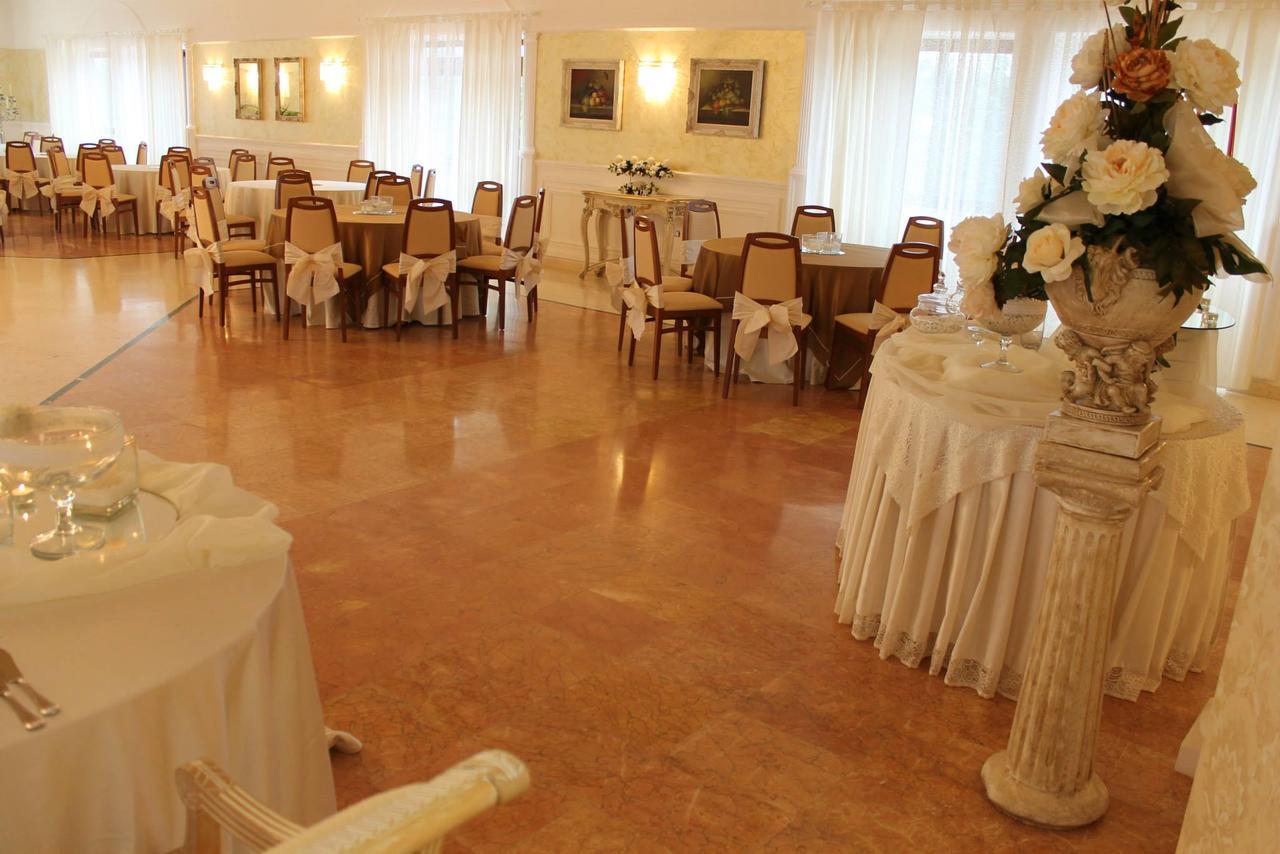 Hotel Agri Resort "Agora" Castelluccio dei Sauri ภายนอก รูปภาพ