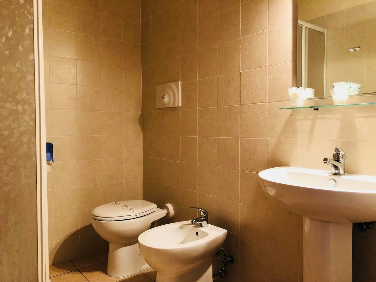 Hotel Agri Resort "Agora" Castelluccio dei Sauri ภายนอก รูปภาพ