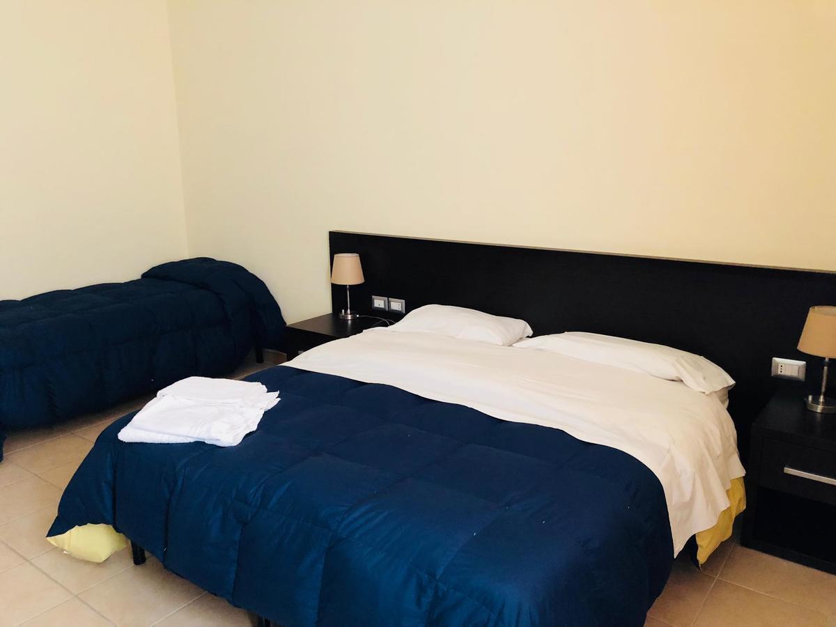 Hotel Agri Resort "Agora" Castelluccio dei Sauri ภายนอก รูปภาพ